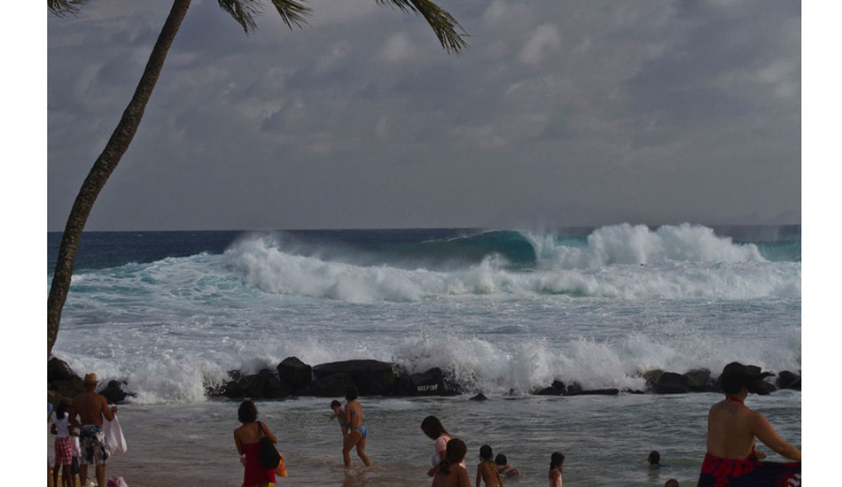 I like how the people in this image are completely oblivious to the carnage going on just outside of them. Sometimes ignorance is bliss. Photo: <a href=\"https://www.christianlacuestaphotography.com\"> Christian LaCuesta</a>.