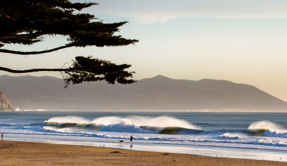 One of many waves going unridden this last week on the central coast. Photo:<a href=\"https://www.colinnearman.com\">Colin Nearman</a>