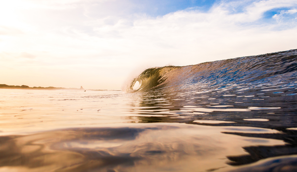 Miniperfection: Even when it is small the perfect shape of this wave is stunning. Photo: <a href=\"https://www.cwd-photography.com/\">Constantin Witt-Dörring</a>