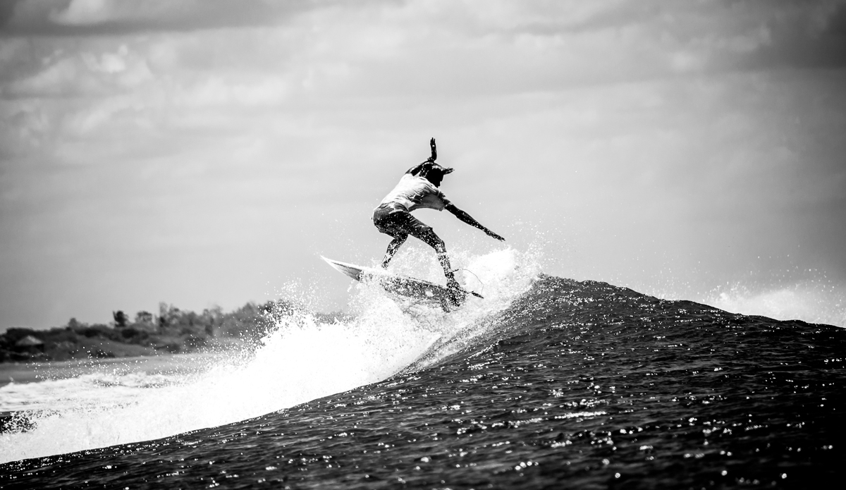 Spinning: Alex, one of Nicaraguas best surfers about to launch a little manoeuvre Photo: <a href=\"https://www.cwd-photography.com/\">Constantin Witt-Dörring</a>