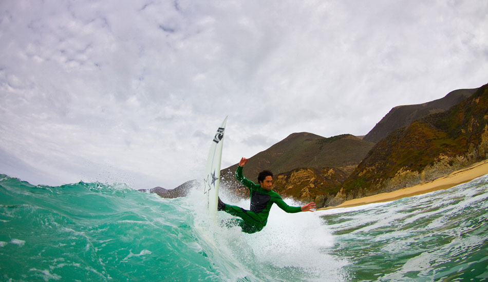 Noi Kalukakui has style for days.  Vertical turns like this are second nature for the guy. Photo:<a href=\"https://www.ryancraigphotography.com\" target=_blank>Ryan Craig</a>