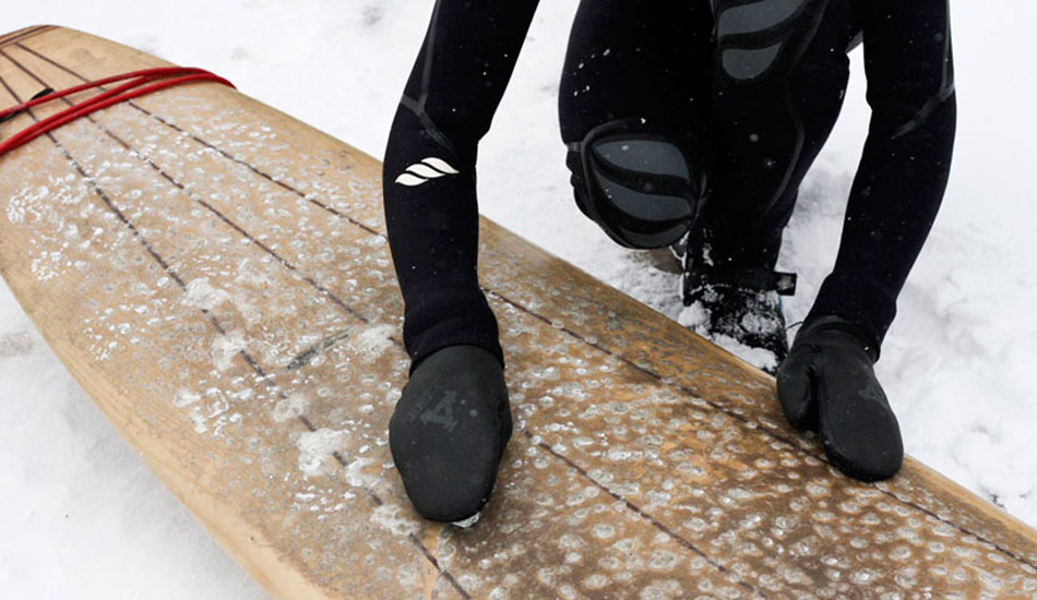 Did you even know they made gloves that thick? Photo: <a  href=\"https://www.mikekillion.com/\" target=_blank>Mike Killion.</a>