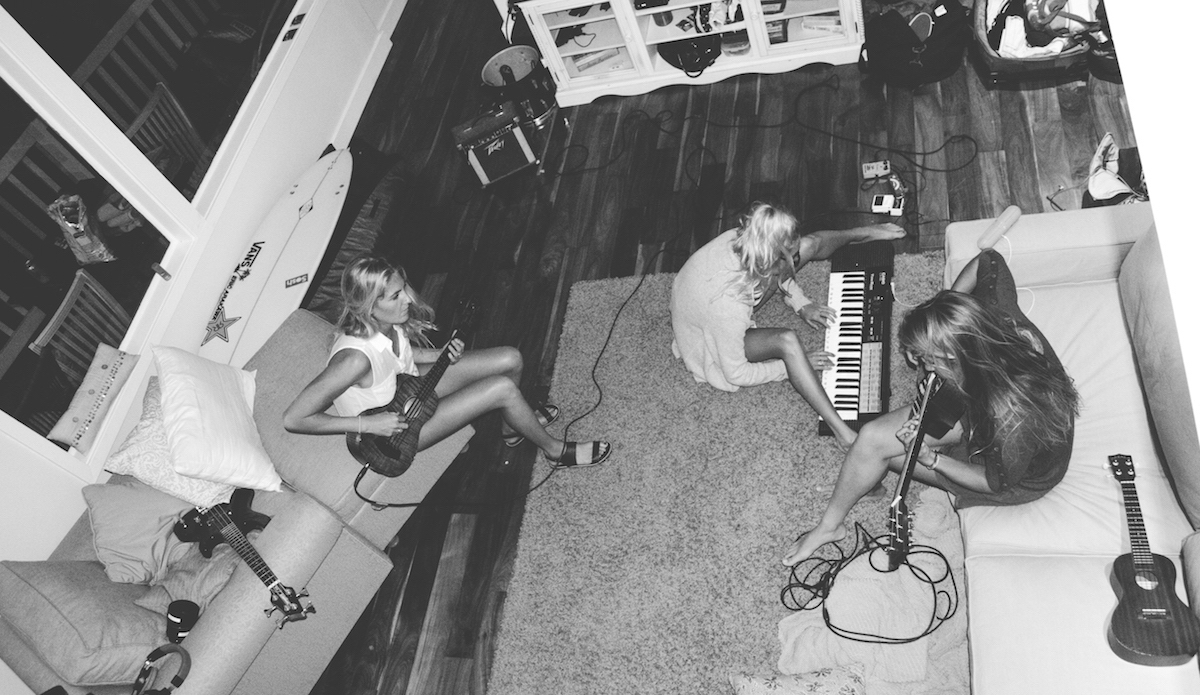 Jamming with Lee-Ann Curren, Steph & Whitney Gilmore. Photo: <a href=\"https://danlemaitrephoto.com/\"> Dan Lemaitre</a>