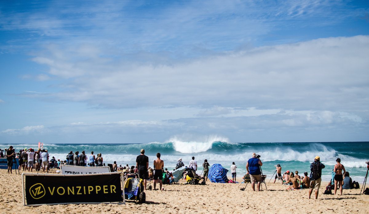 The 2014 Billabong Pipe Masters. Photo: <a href=\"https://danlemaitrephoto.com/\"> Dan Lemaitre</a>