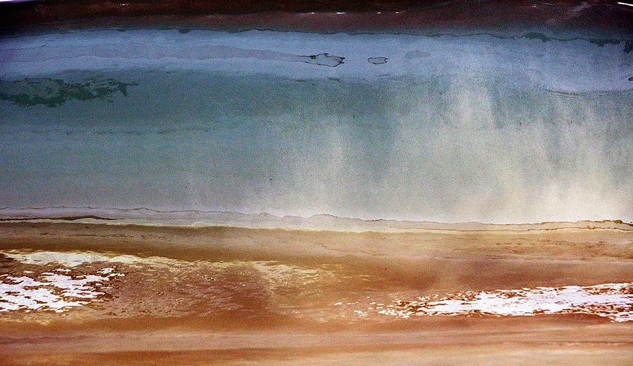 This is a 10cm wave building up on the shoreline picking up sand as it charges through. Photo: <a href=\"https://www.debmwaveart.webs.com/\" target=_blank>Deb Morris</a>.