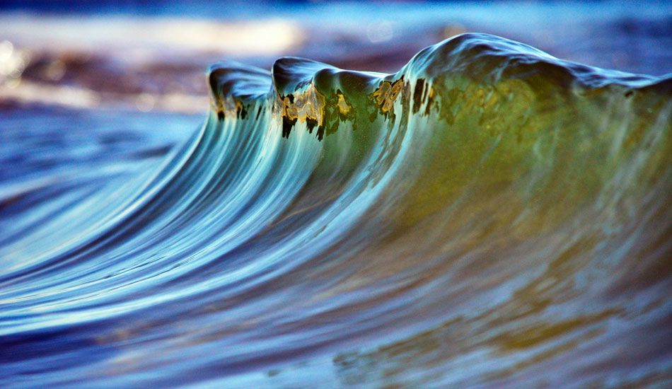 Capturing the initial energy the wave creates from its shape. Photo: <a href=\"https://www.debmwaveart.webs.com/\" target=_blank>Deb Morris</a>.