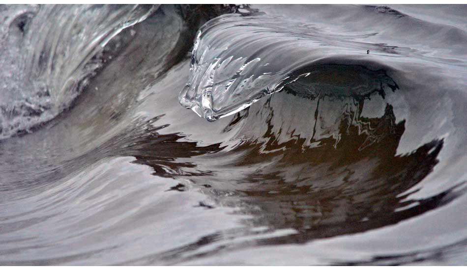 Silver ledges. Photo: <a href=\"https://www.debmwaveart.webs.com/\" target=_blank>Deb Morris</a>.