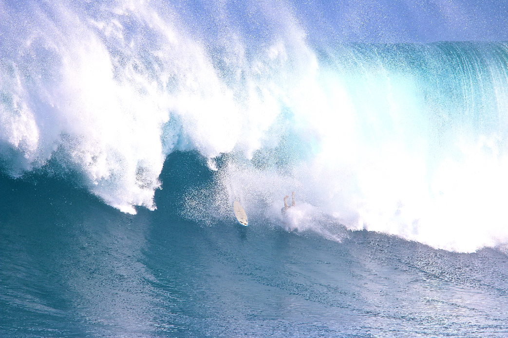 Big Ben wipeout. Gotta pay to play. Nothing comes easy at Peahi.