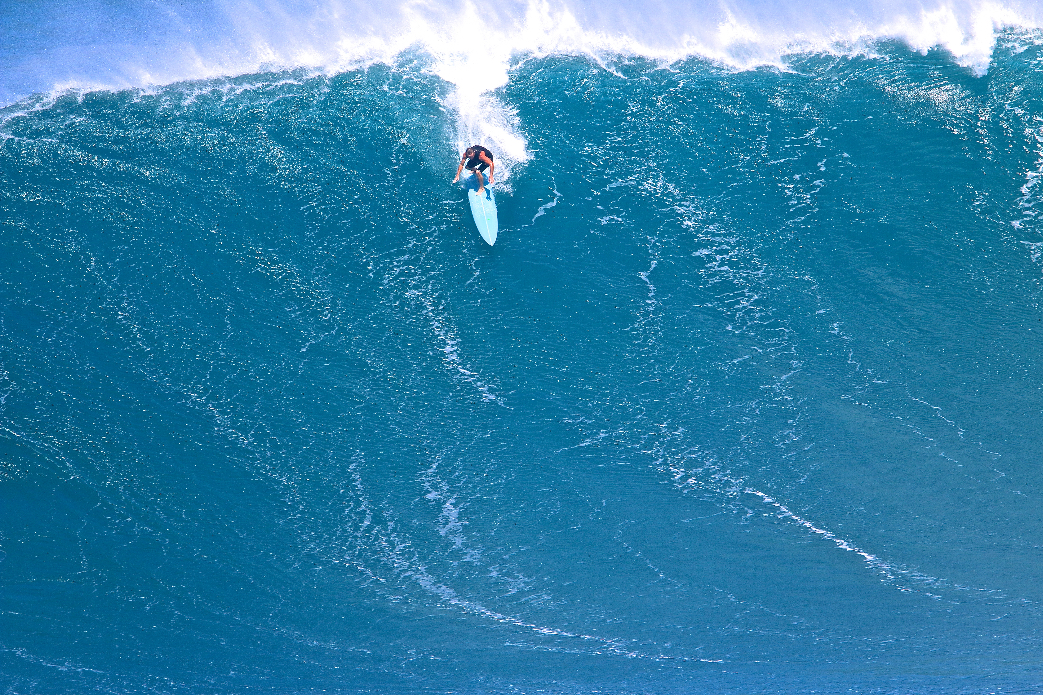 Big Island\'s Noah Johnson\'s 1st Peahi session and he caught the biggest wave of the day.