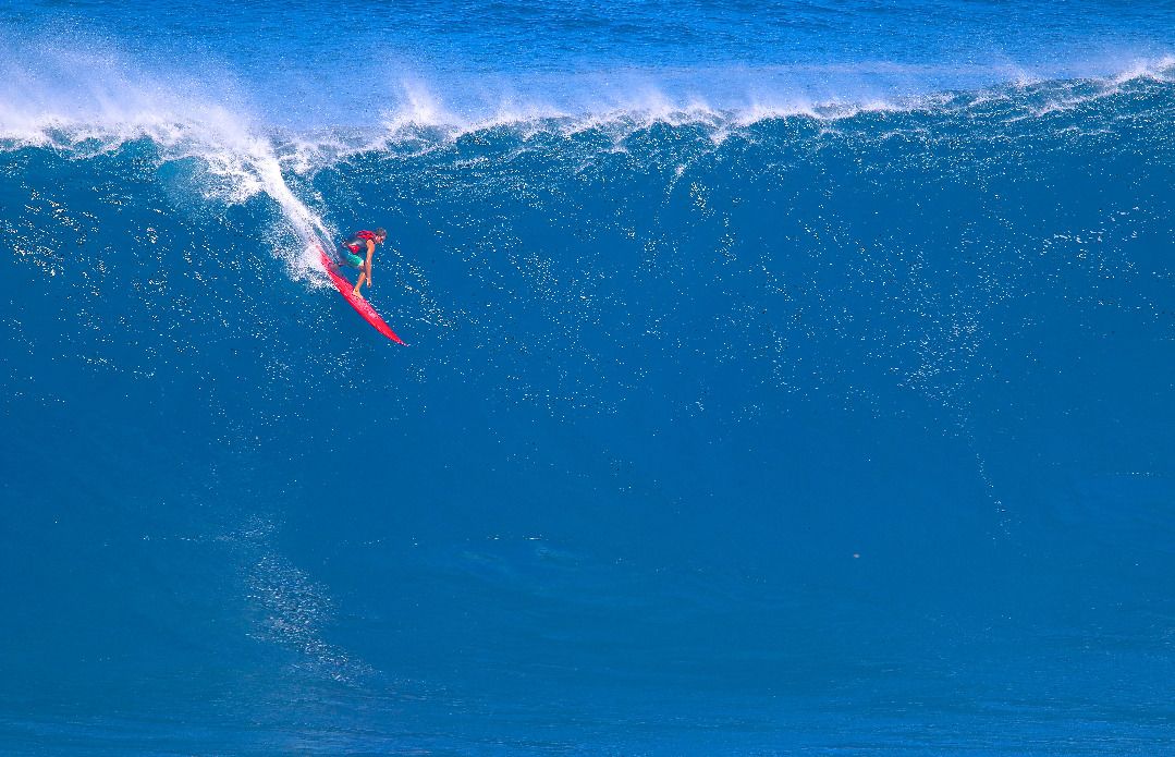 Hana Towns Makana Eleogram charging Peahi lefts.