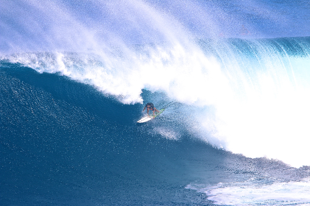 Maui boy Francisco Porcello backside barrel. You don\'t see that too often at Peahi.