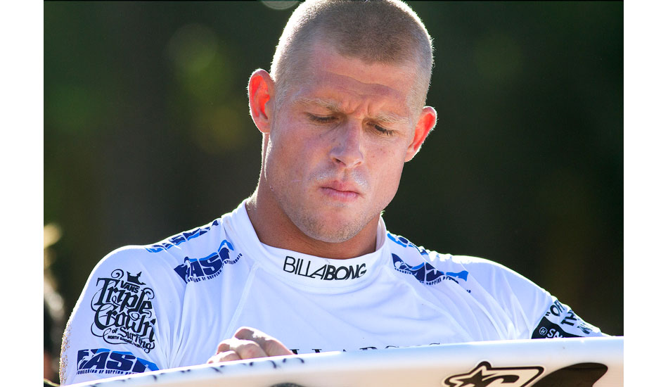 Mick Fanning, pre-heat mental strategy. Photo: <a href=\"https://mattdunbar.com.au\">Matt Dunbar</a>