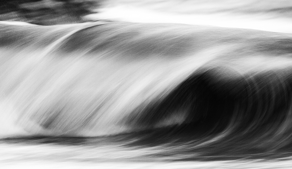 Quarter time cylinder, Kiama. Photo: <a href=\"https://dylanrobinsonphoto.com/\" target=_blank>Dylan Robinson</a>