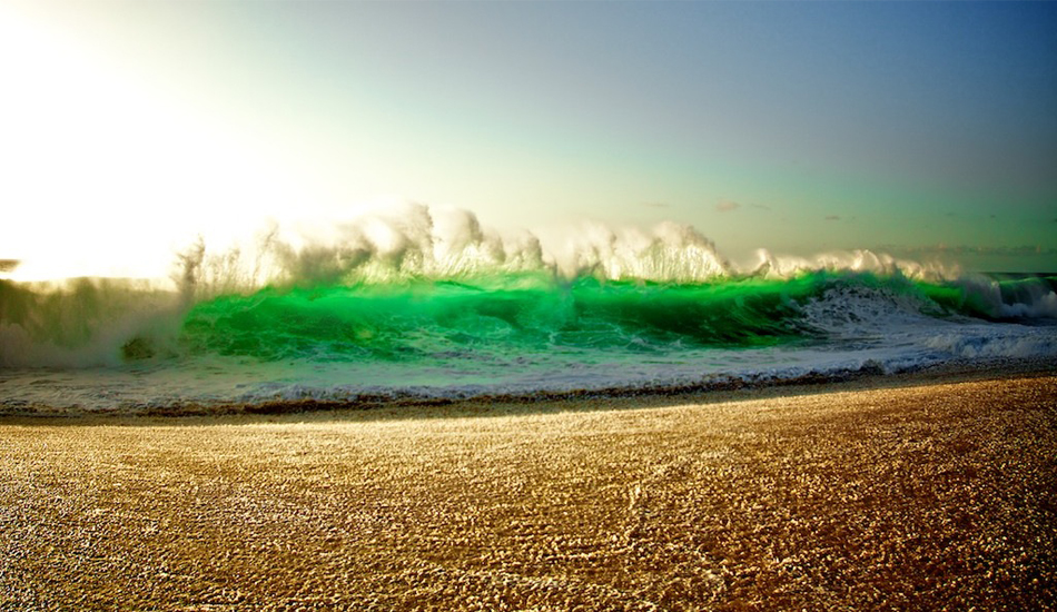 Just before I walked into the ocean. Photo: <a href=\"https://gokenji.com/port/\" target=_blank>Kenji Croman</a>
