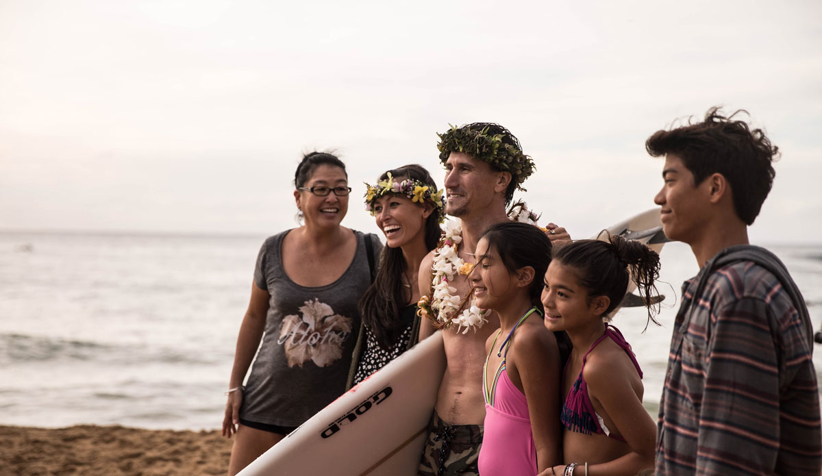 Cuz it\'s all about the family at the Eddie Ceremony. Aaron Gold takes a moment with his. Photo: Jeremy Searle.