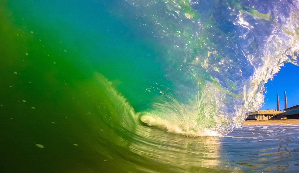 Shore break madness. A super fun and cold offshore morning. Photo: <a href=\"https://www.facebook.com/oceanmindedarts\">Eduardo Palomino</a>