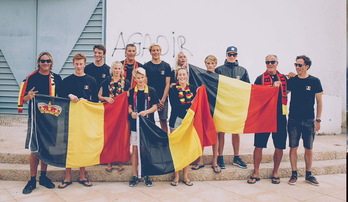 This is Surf Team Belgium\'s 2016 line up during the Euro Junior Surf in Agadir, Morocco, along with their coaches. 