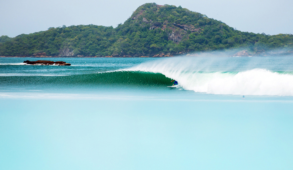 Here\'s Surfline forecaster Jon Warren on a screamer during a trip to central America last summer. Photo: <a href=\"https://9mphoto.com/\" target=_blank>Myles McGuinness</a>
