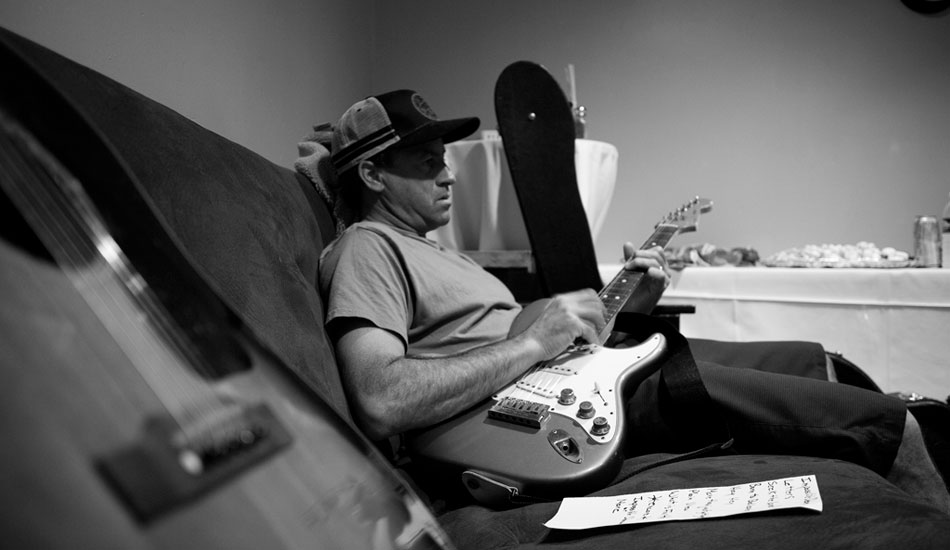 Tom Curren. Belly Up Concert Hall. San Diego, CA 2008. <a href=\"https://www.ruddyphoto.com\" target=_blank>RuddyPhoto.com</a>