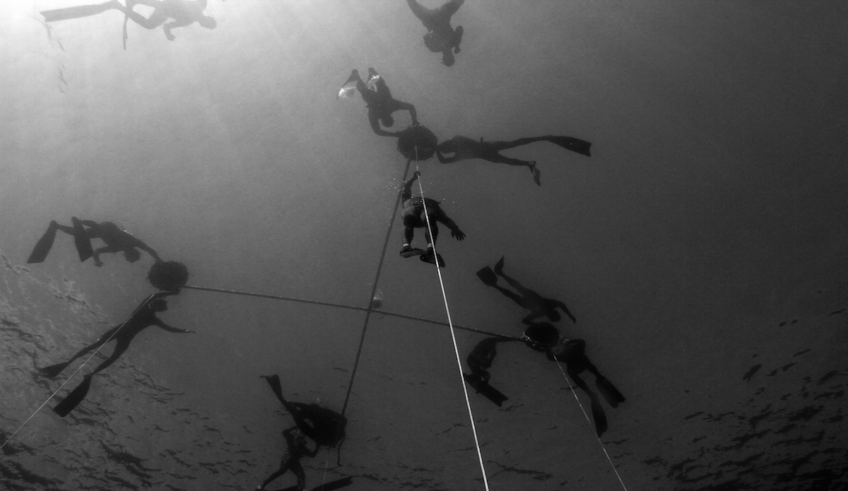 It takes teamwork and a proper safety partner to achieve these goals in the water. This was a group of great waterman in Rincón. Photo: <a href=\"https://instagram.com/el_squid\">Anthony Dooley</a>