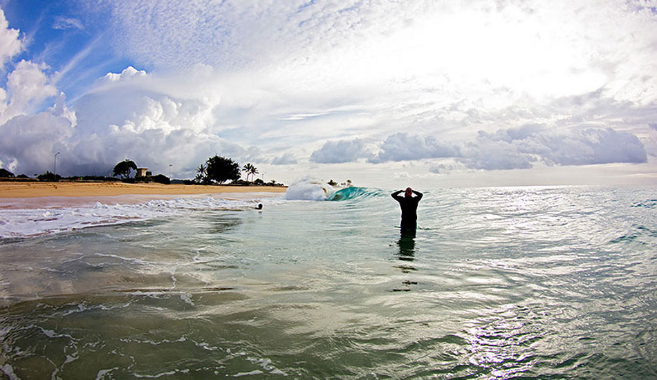 Pierce Kavanagh and another womper enjoying the clouds and cylinders of Oahu. Photo: <a href=\"https://www.gagehingeley.com/\" target=_blank>Gage Hingeley</a>.