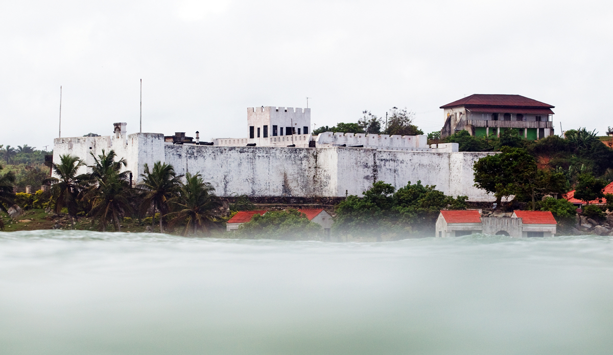 The 17th century fort Metal Cross in the village of Dixcove. Photo: <a href=\"https://www.gregewingphoto.com/\"> Greg Ewing</a>