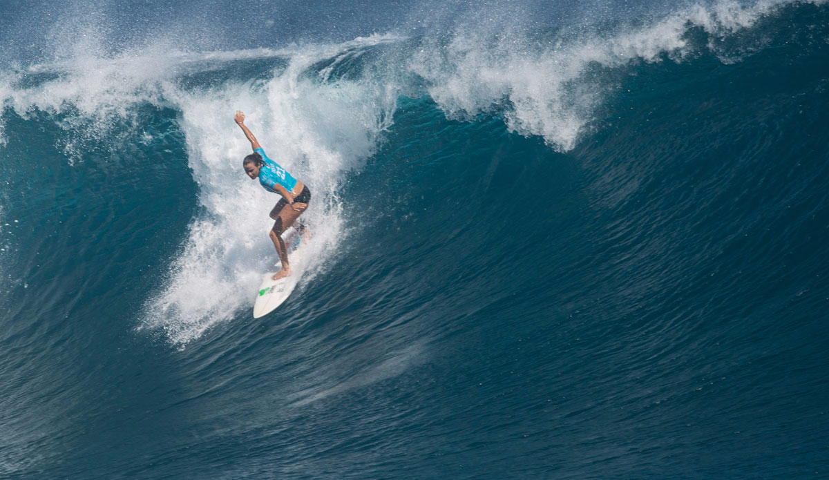 Joanne Defay of France takes big drop in Round 1 of the Fiji Women\'s Pro. Defay placed 2nd and goes into Round 2. Photo: <a href=\"https://www.worldsurfleague.com/\">World Surf League</a>