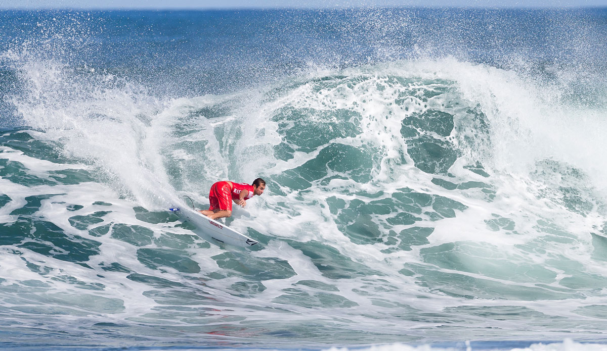 Joan Duru of France winning his Round 3 heat. Duru scored an excellent 8.87 to advance into Round 4. Photo: <a href=\"https://www.aspworldtour.com/\">ASP</a>/Cestari