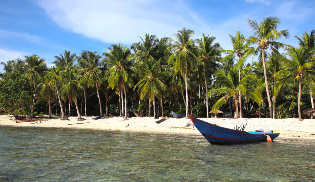 Towards the end of the trip we stopped by King Fisher Resort at Lances Left to walk around and check it out. The waves were really good but our bodies were begging for some downtime. Photo: <a href=\"https://mhoffmanphotography.com/\"> Matt Hoffman</a> 