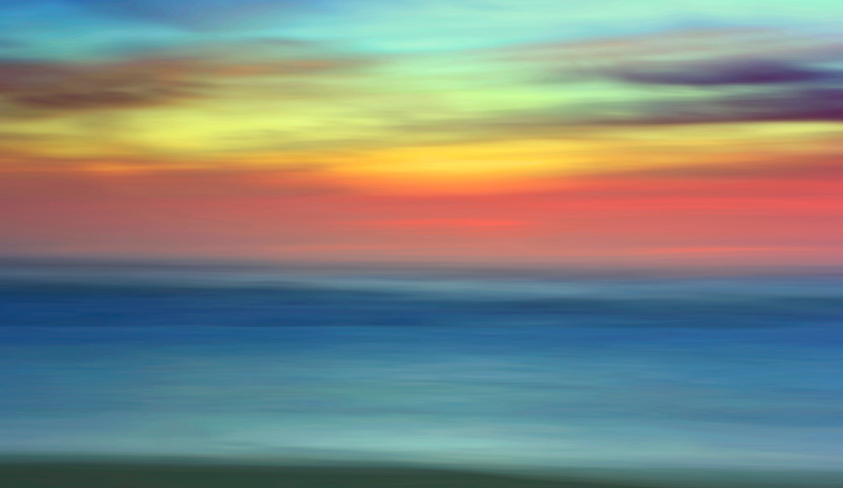 East coast sunrise light shows. Photo: <a href=\"https://www.instagram.com/hollytreephoto\">@HollyTreePhoto</a>