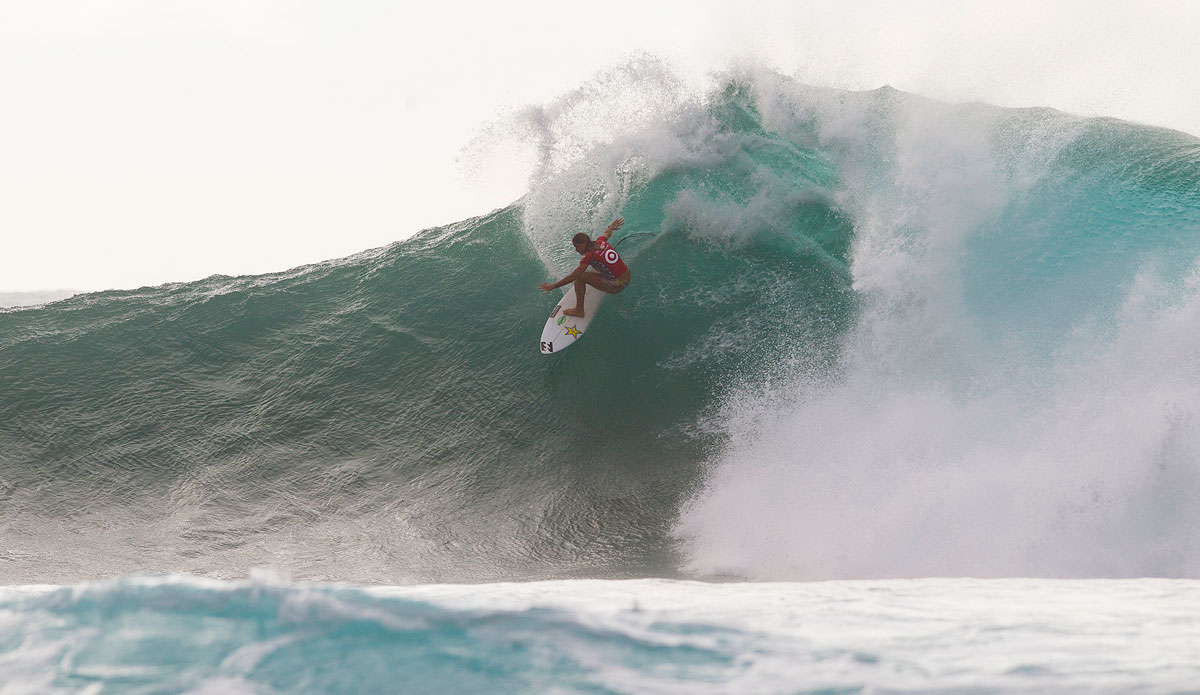Courtney Conlogue aof Huntington Beach, California, USA (pictured) advanced into the Quarterfinals of the Target Maui Pro posting the event\'s first Perfect 10 point ride during Round 4 on Wednesday November 26, 2014. Photo: <a href=\"https://www.aspworldtour.com/\">ASP/<a href=\"https://www.kirstinscholtz.com/\"> Scholtz</a>