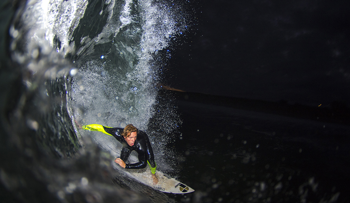 This dark session was crazy. I set up the flash on my camera and we paddled out before sunrise. Only Roy and I were out there with some surfers on the shore waiting for the sun to come out while they just saw our flashes in the lineup. It was kinda sketchy and some moments I felt a little bit scared of having tons of water breaking on my head without seeing anything.