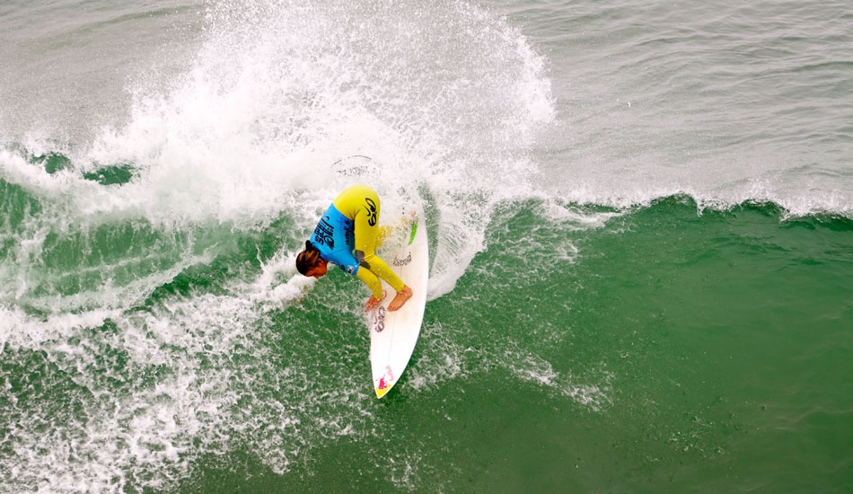 Carissa Moore, showing why she\'s the champ. Photo: <a href=\"https://houricanemedia.com/\" target=_blank>Priscila Torre</a>. 