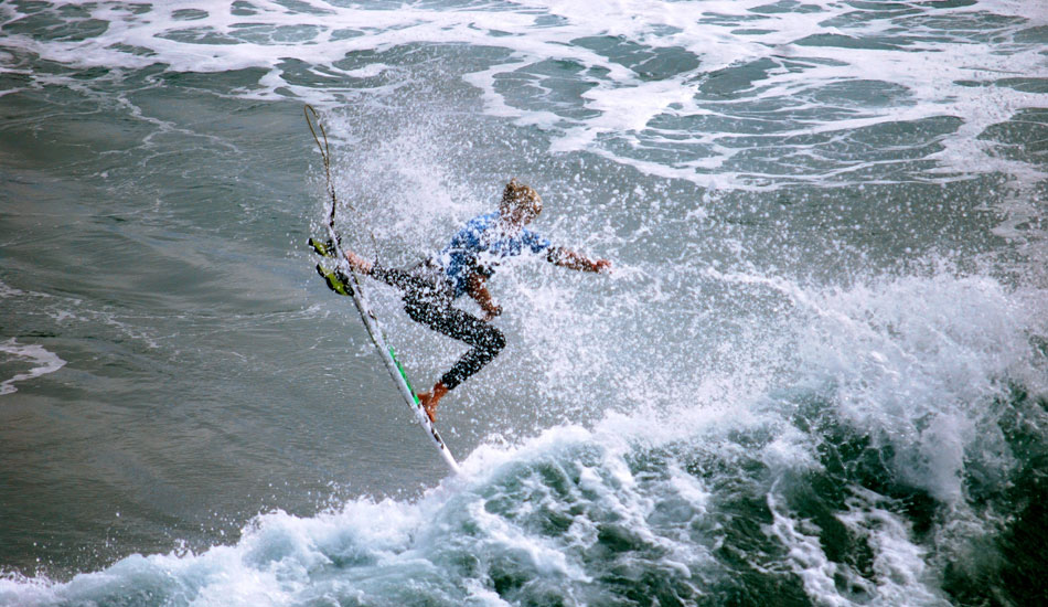 John Florence, obscured. <a href=\"https://hohnjoon.blogspot.com/\" target=_blank>Jack Hourihan</a>.