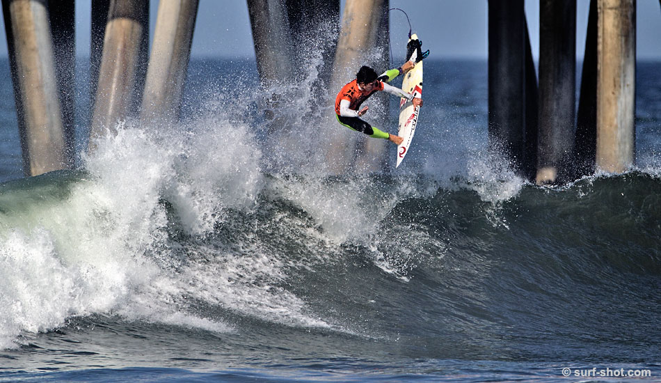 Classic Gabriel Medina.  Photo: Chuck Schmid/<a href=\"https://surf-shot.com/\" target=\"_blank\">Surf-Shot.com</a>