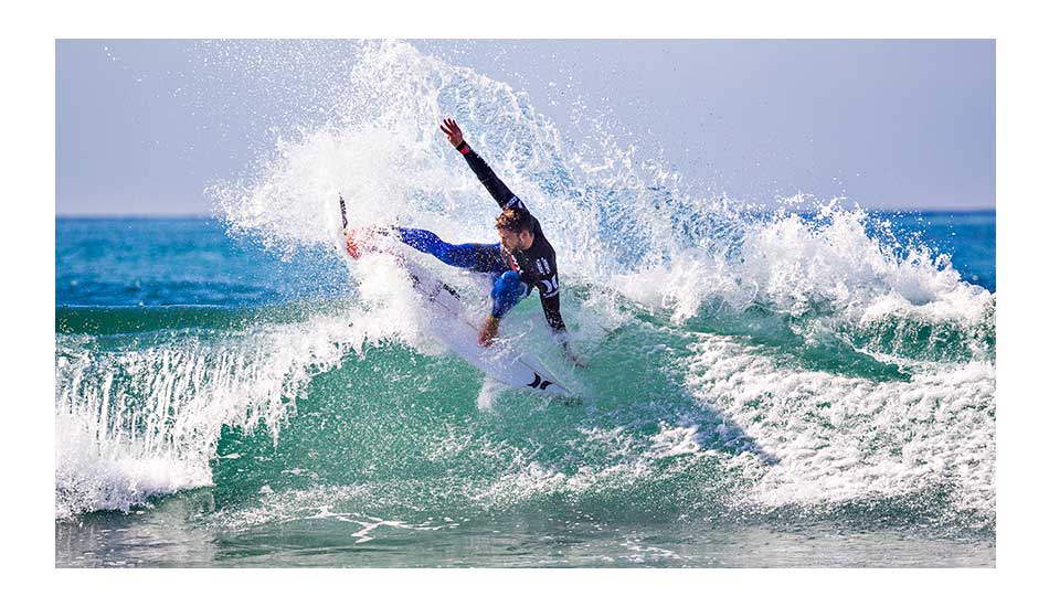 Alejo Muniz was on fire in Round 2 taking out John John Florence. Photo: <a href=\"https://thehurleypro.com/\">Hurley</a>