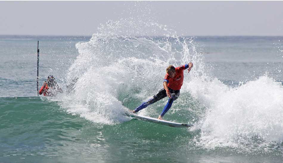 Seabass leans into one. Photo: <a href=\"https://thesurfchannel.com/\">Shannon Quirk</a>