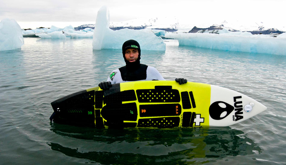 Ian Batrick with full traction. Photo: <a href=\"www.lunasurf.com>Lunasurf.com</a>/<a href=\"https://ianbattrick.blogspot.com/\">Ian Battrick</a>