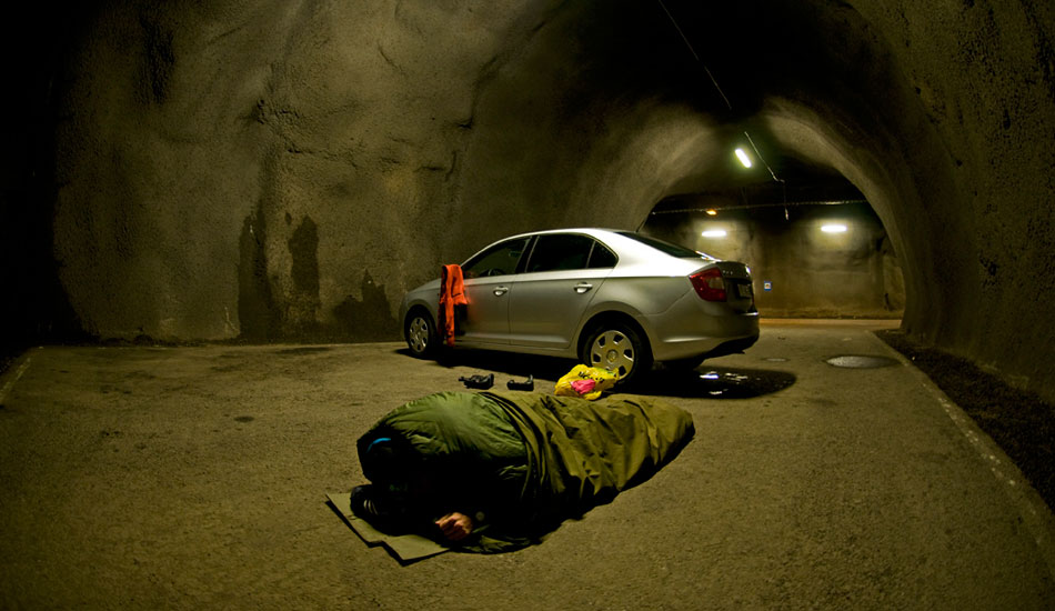 Any port in a storm. Photo: <a href=\"www.lunasurf.com>Lunasurf.com</a>/<a href=\"https://ianbattrick.blogspot.com/\">Ian Battrick</a>