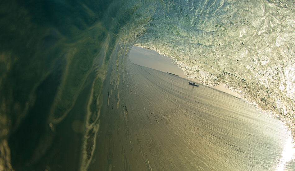This is so much better than a cup of coffee. Sunrise from the Cloudbreak greenroom. Photo: <a href=\"https://sethderoulet.com/\" target=_blank>Seth de Roulet</a>