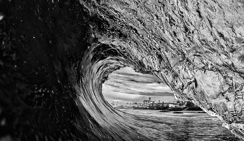 A \"fisheye\" view on Neptune place. Photo: <a href=\"https://www.surfingeye.com/\" target=_blank>Ronald Hons</a>.