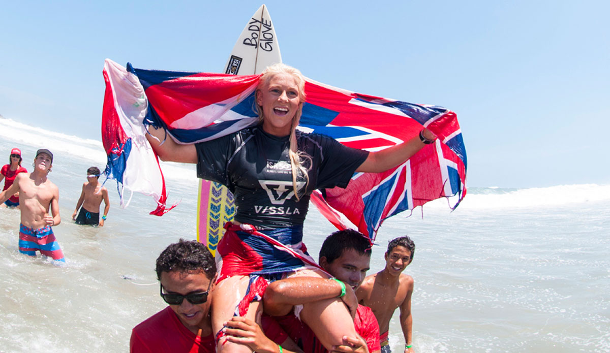 Another one of Hawaii\'s brightest, Tatiana Weston-Webb, celebrates a win. Photo: <a href=\"https://www.isasurf.org/\">ISA | Rommel</a>