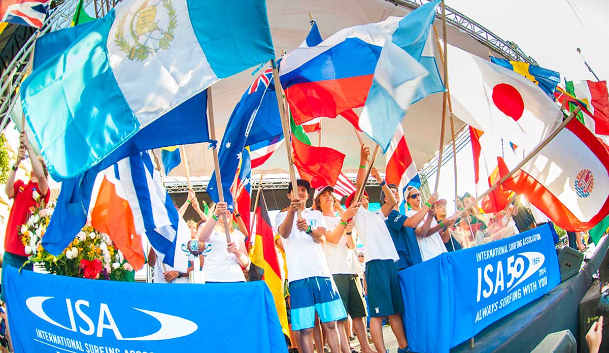 The ISA\'s Parade of Nations ends up on the main stage. Photo: <a href=\"https://www.isasurf.org/\">ISA | Rommel</a>