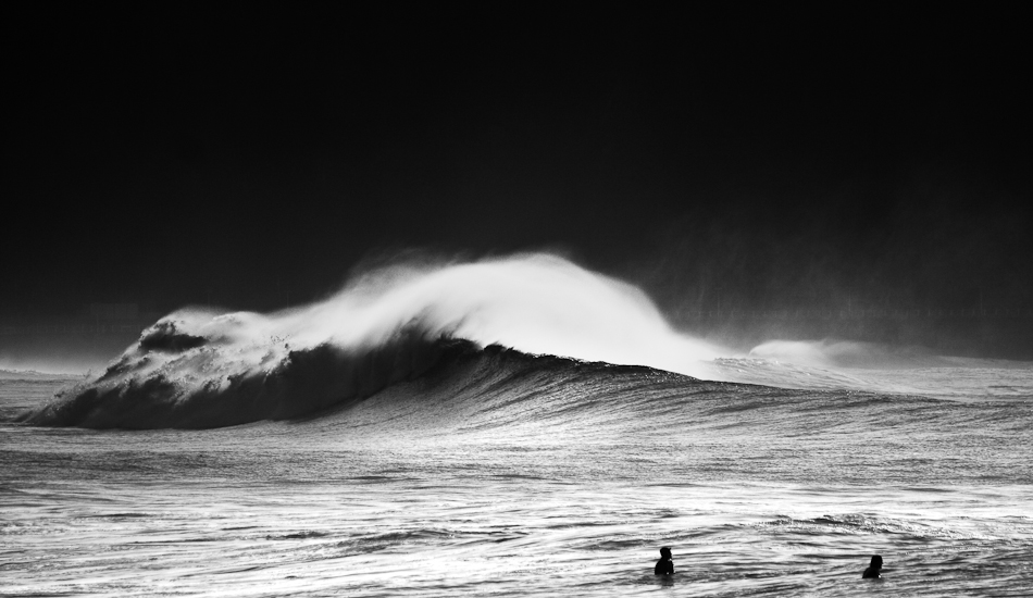 This is my point of view from the jetty in San Juan, Asturias on a big day. Photo: <a href=\"https://www.jaiderlozano.com/\" target=_blank>Jaider Lozano</a>