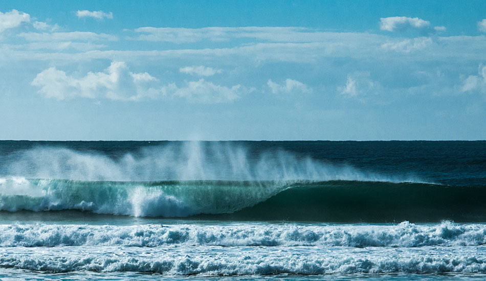 Offshore breeze with warm degrees - Duranbah beach. Photo: <a href=\"https://jamesrheinbergerphoto.com\">James Rheinberger</a>