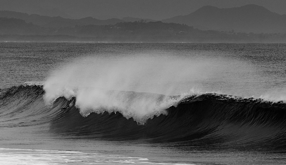 Dark , Gloomy & Offshore - Byron Bay. Photo: <a href=\"https://jamesrheinbergerphoto.com\">James Rheinberger</a>