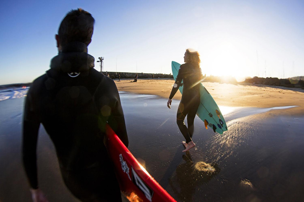 Matty “Chunky Slabs” Pierce and Brandon Smith doing laps at sunset. Photo: Lessandro Morales