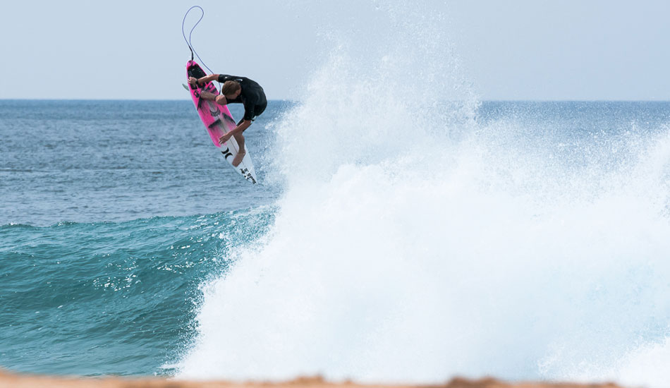 Kolohe Andino, impressing close to the water\'s edge. Photo: <a href= \"https://www.jasoncorrotophoto.com/\">Jason Corroto</a>