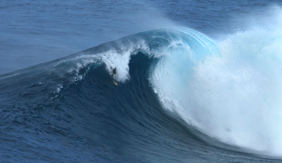 Over the ledge, minus a board. Photo:<a href=\"https://instagram.com/shannonreporting/\">Shannon Marie</a>