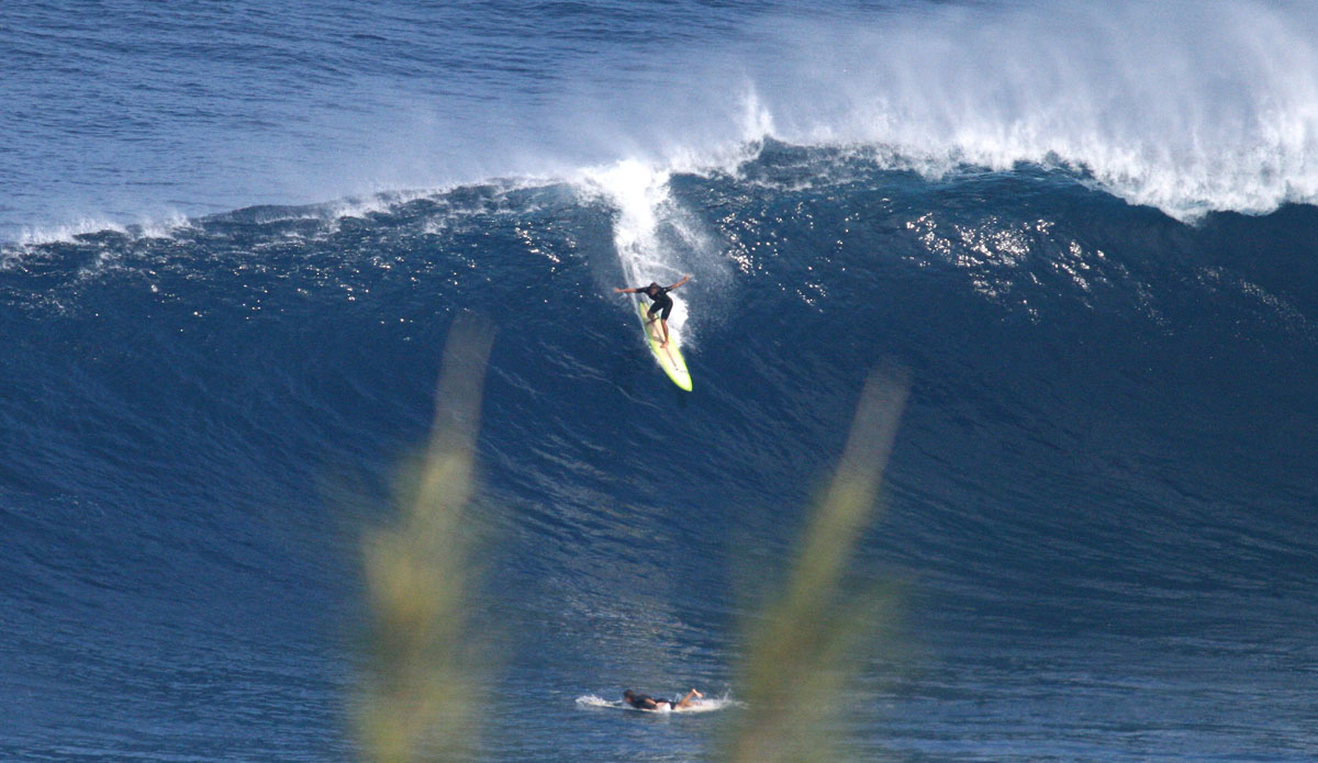Down the face of a Peahi beastie. Photo:<a href=\"http://instagram.com/shannonreporting/\">Shannon Marie</a>